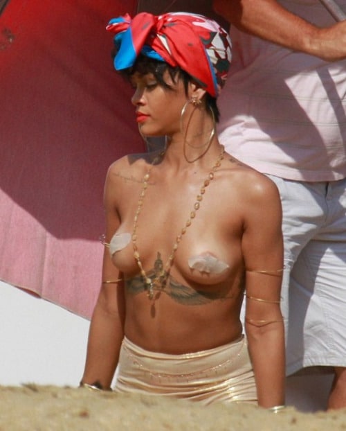 [ New ] The Latest Rihanna Nude Pictures Leaked