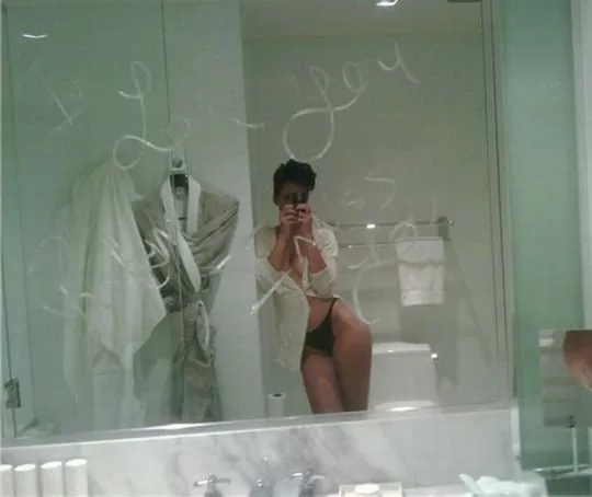 Rihanna nude uncensored