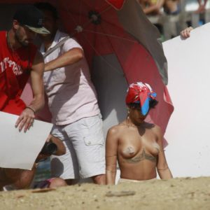 Rihanna Topless Candid Photos