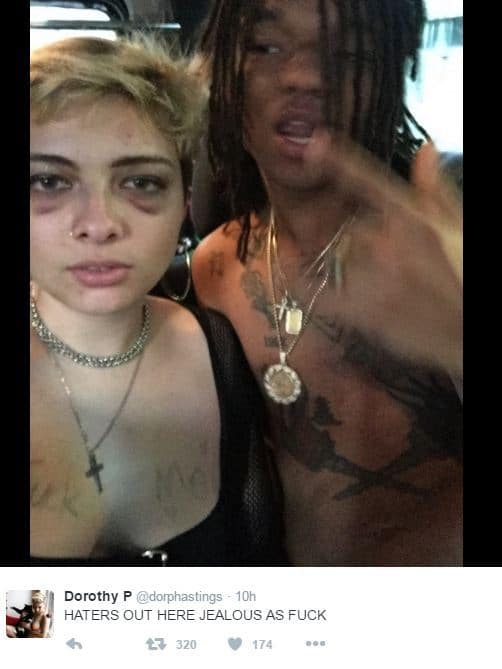 celebrity Swae Lee taking a pic with groupe Dorothy P