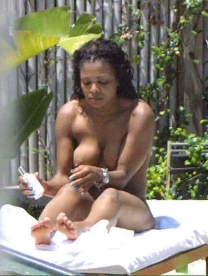 Janet Jackson topless