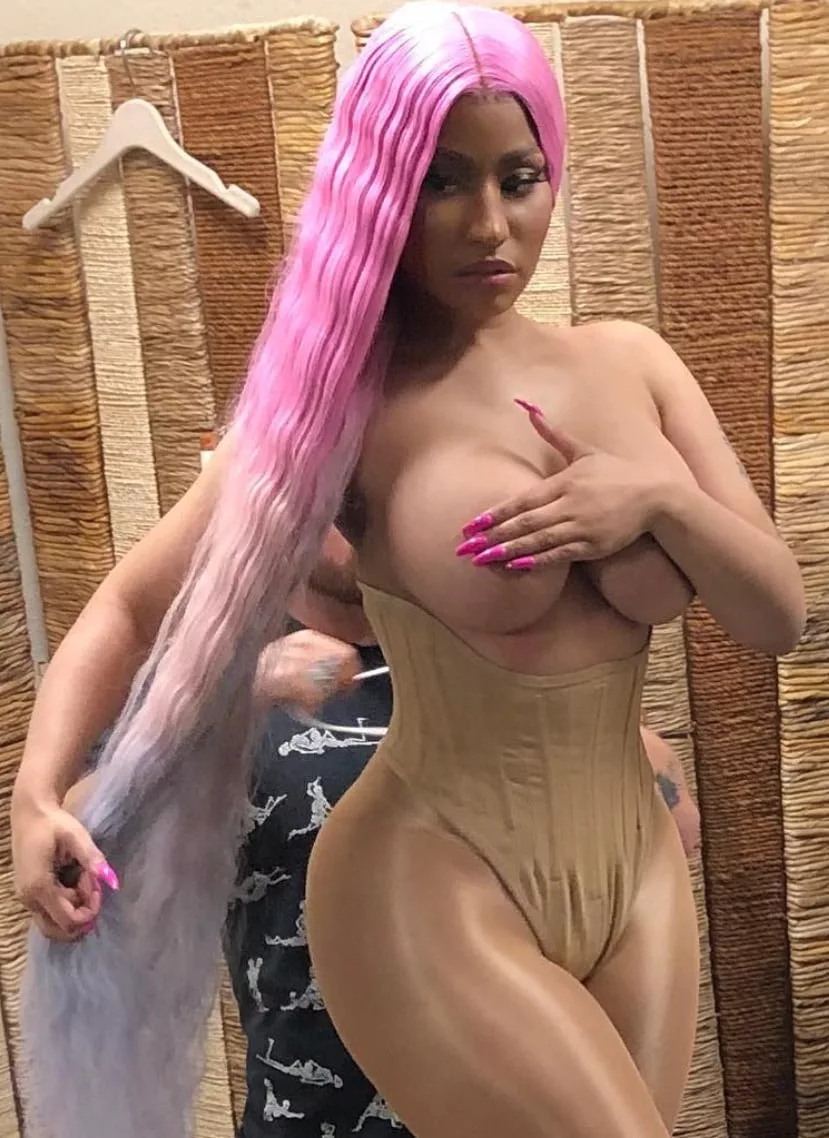 Nicki Minaj Leaked Nudes! 